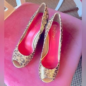 LILLY PULITZER GOLD METALLIC LEOPARD WEDGE, Size 6 1/2 •EXCELLENT CONDITION•